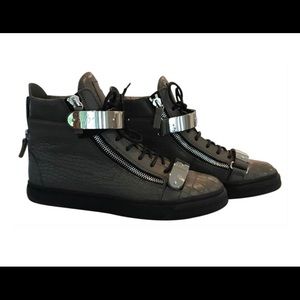 Giuseppe Zanotti men’s gray sneakers. 44